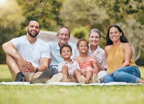 Una combinación eficaz de psicoterapia e hipnoterapia puede ayudar incluso en la primera sesión con traumas familiares profundos y duraderos.